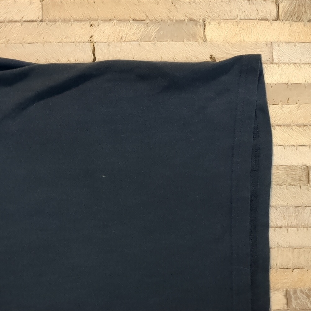 Abercrombie & Fitch V-Neck T-shirt - Picture 5 of 5